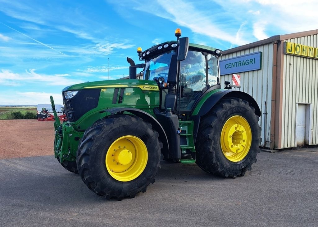 Tracteur JOHN DEERE 6R 250 - photo slide 1