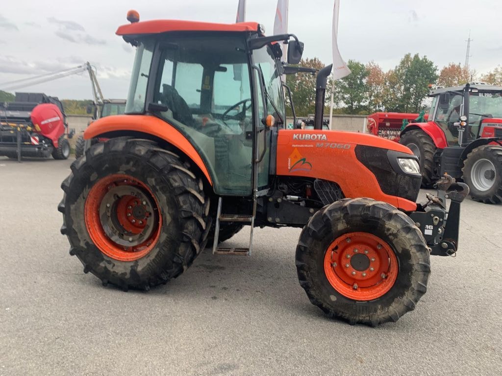 Tracteur KUBOTA M7060 - photo slide 7