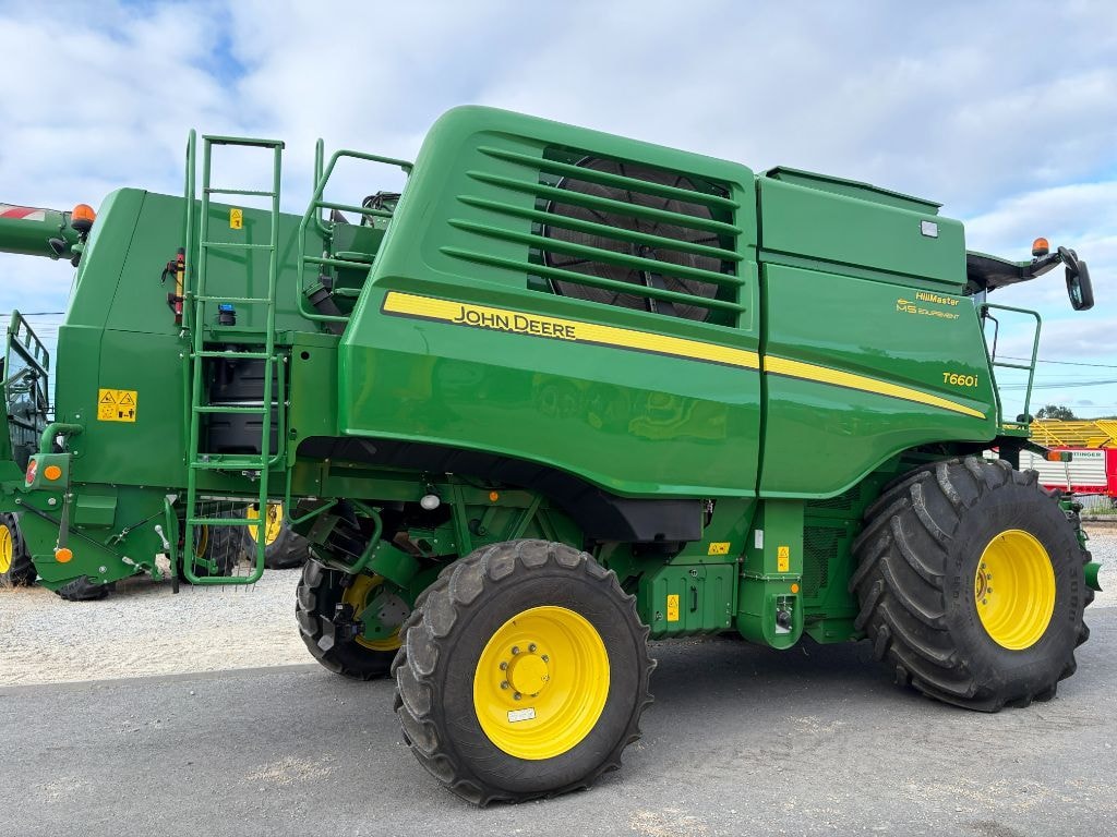 Moissonneuse JOHN DEERE T660 HM - photo slide 8