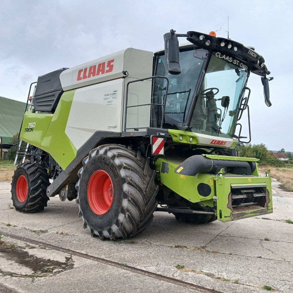 Moissonneuse CLAAS Trion 750 - photo slide 3