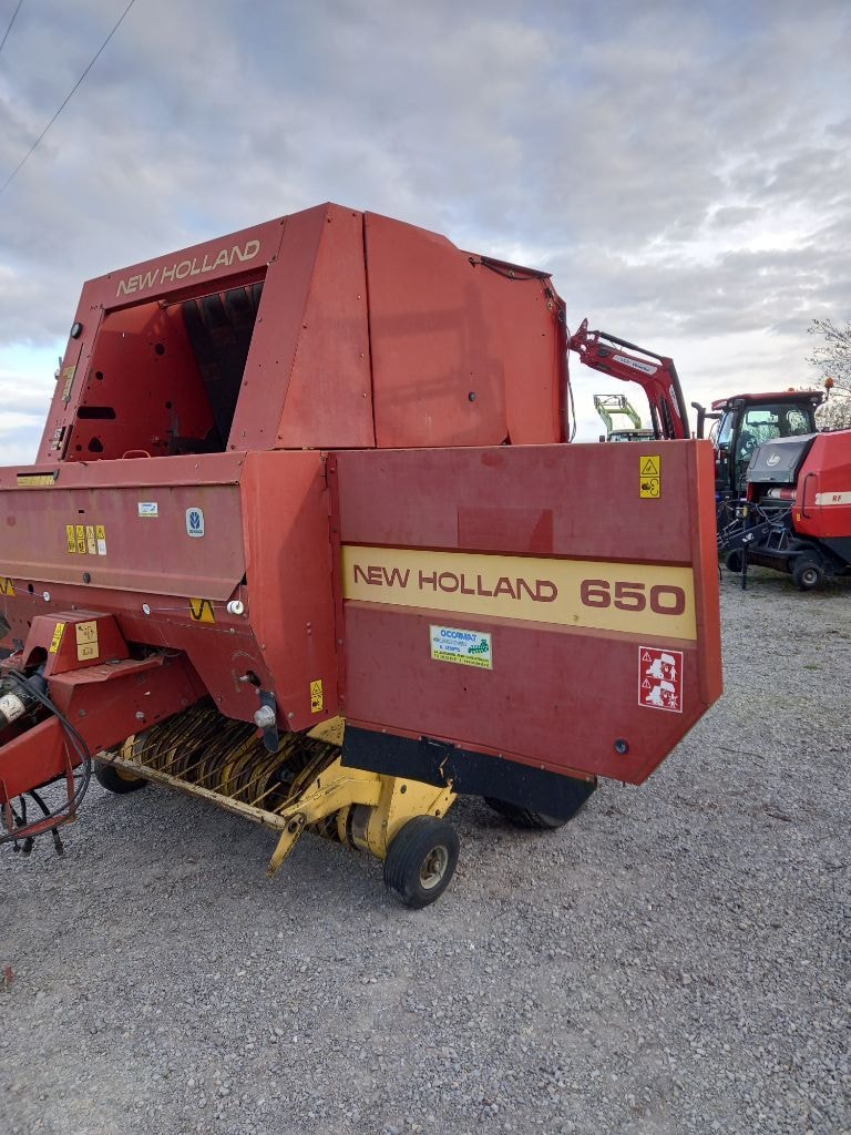 Presse balles rondes NEW HOLLAND 650 - photo slide 2