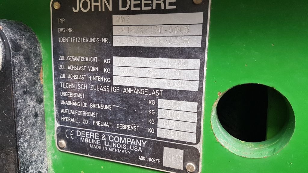 Tracteur chargeur JOHN DEERE 6810 TLS - photo slide 11