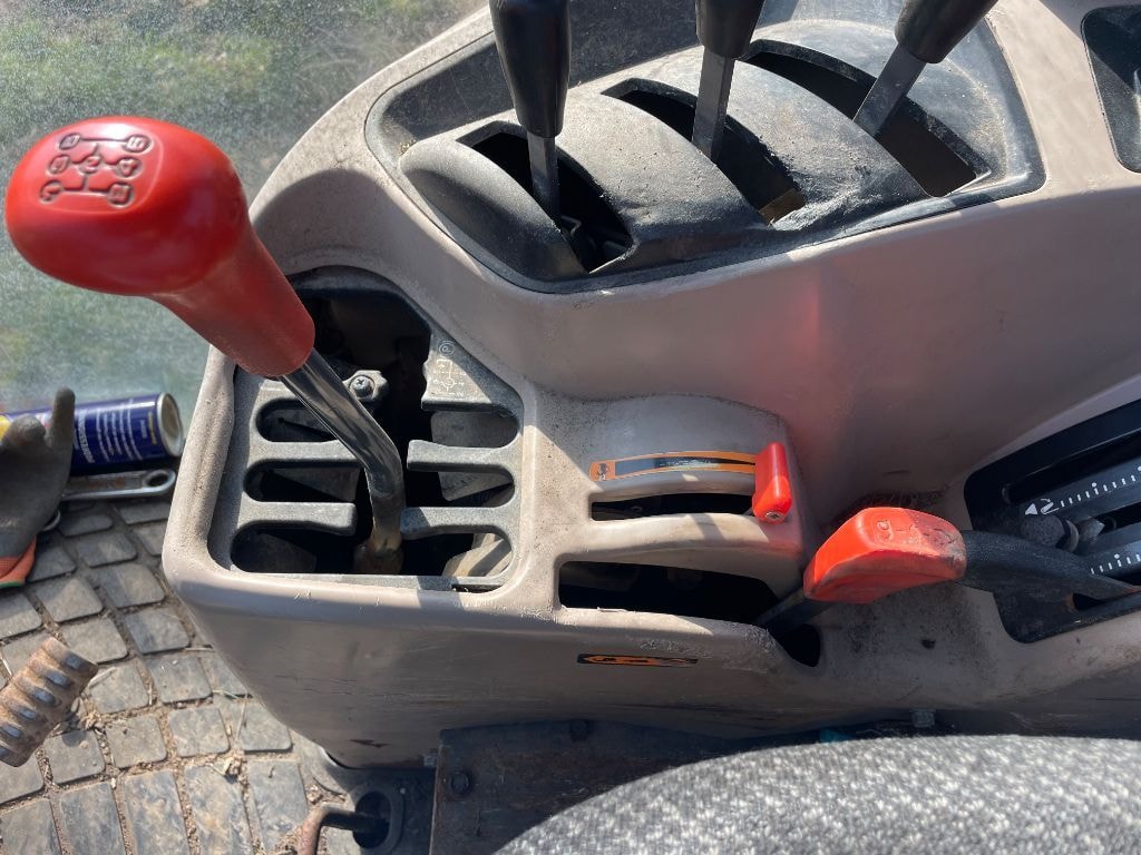 Tracteur KUBOTA M7060 - photo slide 33