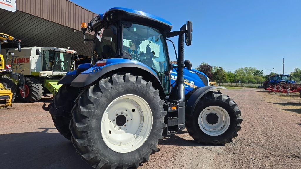 Tracteur NEW HOLLAND T6.145 AC - photo slide 7