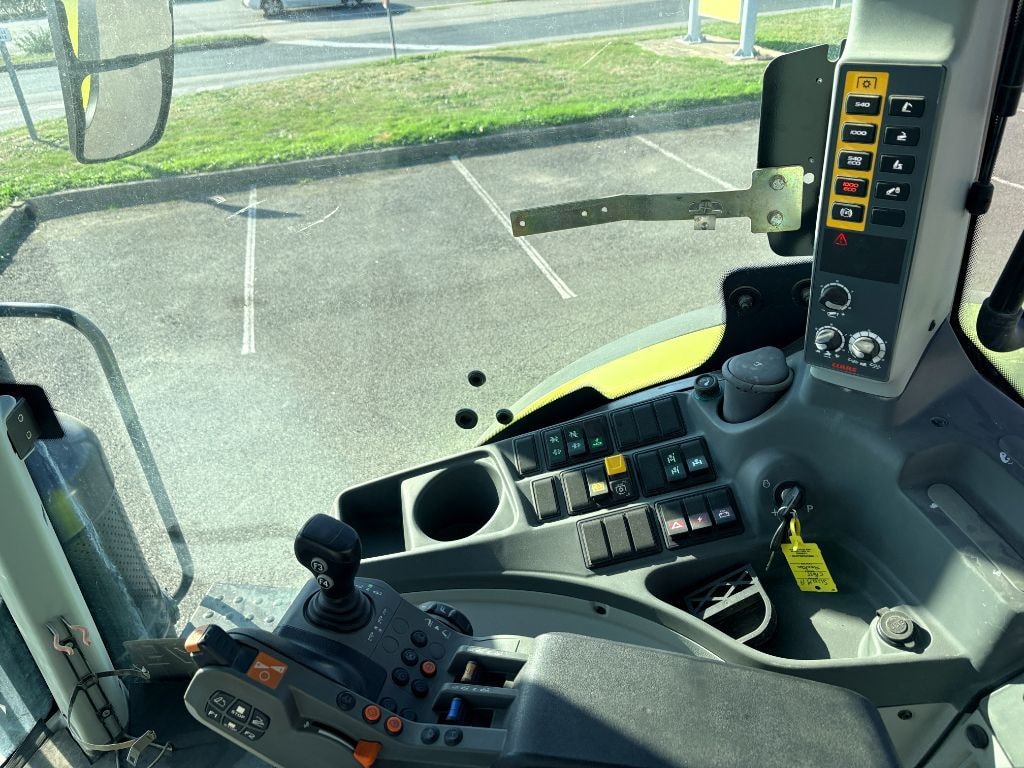 Tracteur CLAAS ARION 660 CMATIC CIS+ - photo slide 11