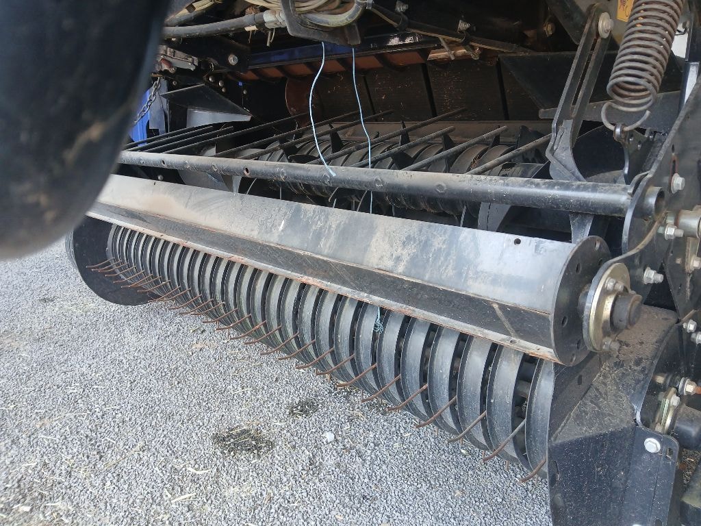 Presse balles rondes NEW HOLLAND Roll Belt 180 Activsweep - photo slide 4