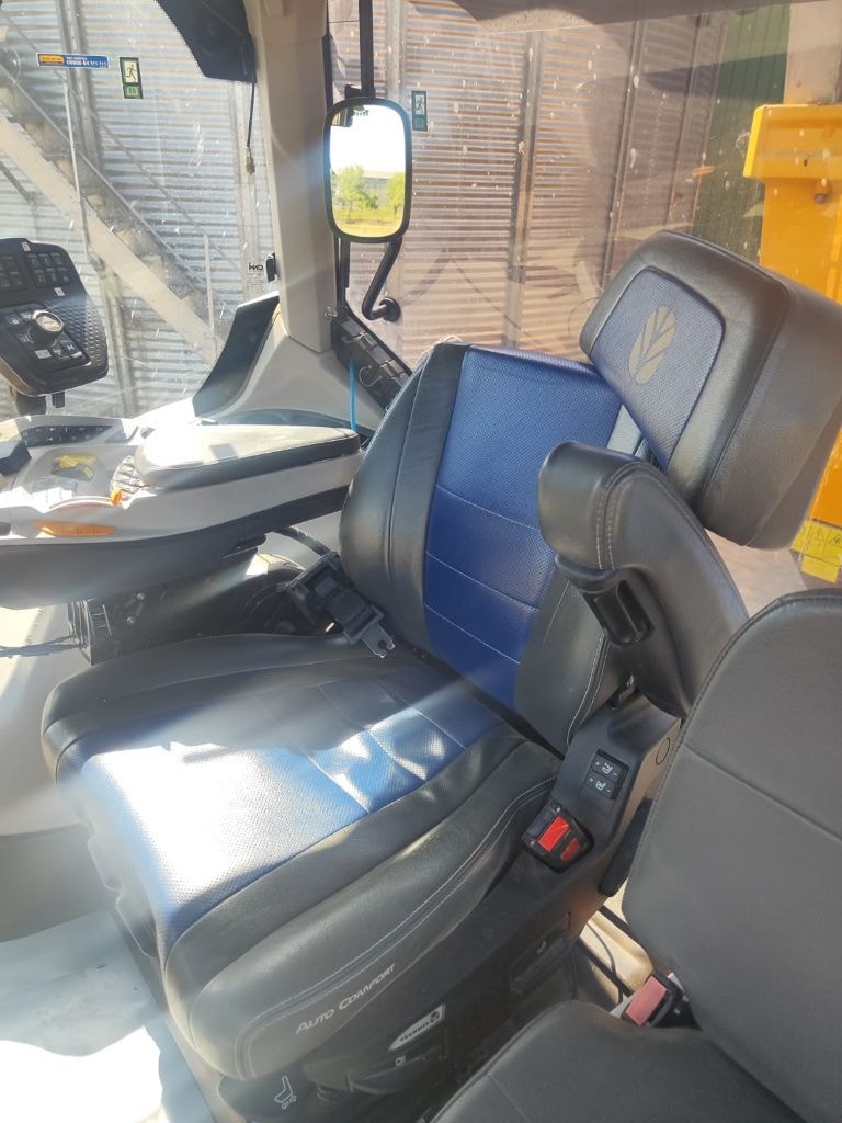 Tracteur NEW HOLLAND T7.315 HD - photo slide 9