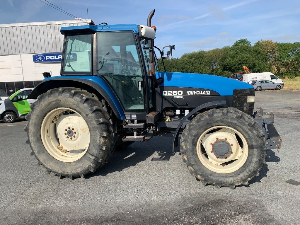Tracteur NEW HOLLAND 8260 - photo slide 12