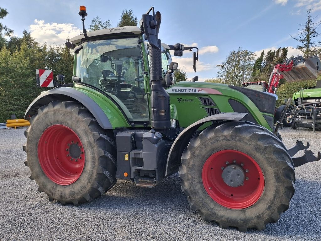 Tracteur FENDT 718 VARIO POWER + - photo slide 2