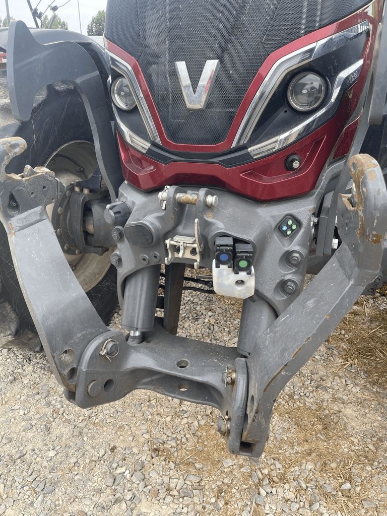 Tracteur chargeur VALTRA T175  - photo slide 11