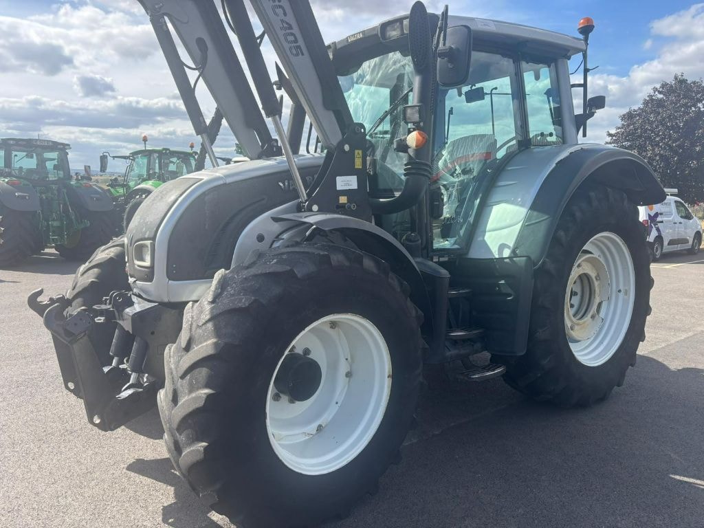 Tracteur chargeur VALTRA N122 DIRECT - photo slide 6