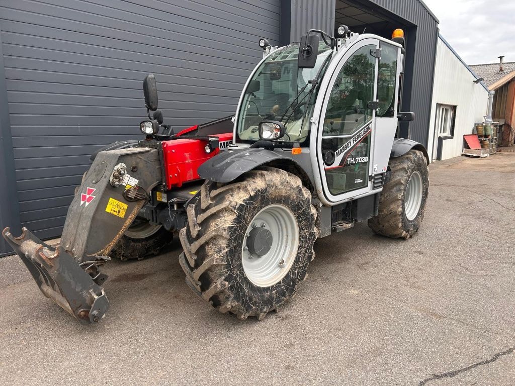 Telescopique MASSEY FERGUSON TH7038 - photo slide 1