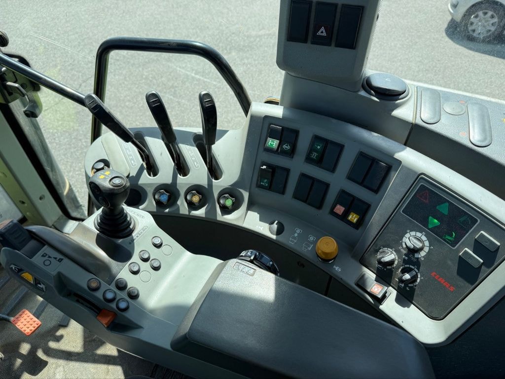 Tracteur CLAAS AXION 810 CIS TRADITI - photo slide 15