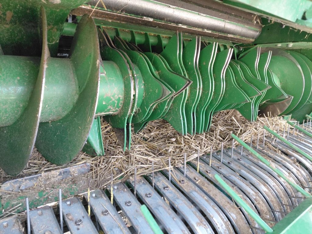 Presse balles rondes JOHN DEERE V 461 M RC 13 FILET - photo slide 4