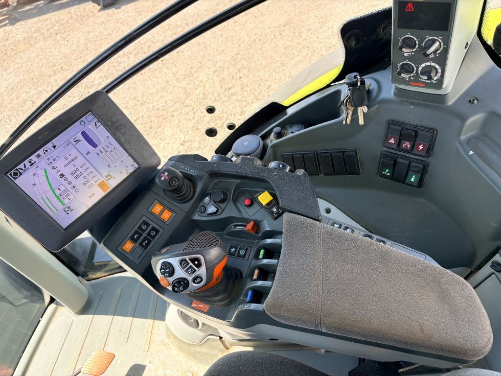 Tracteur CLAAS AXION 810 CMATIC - photo slide 15