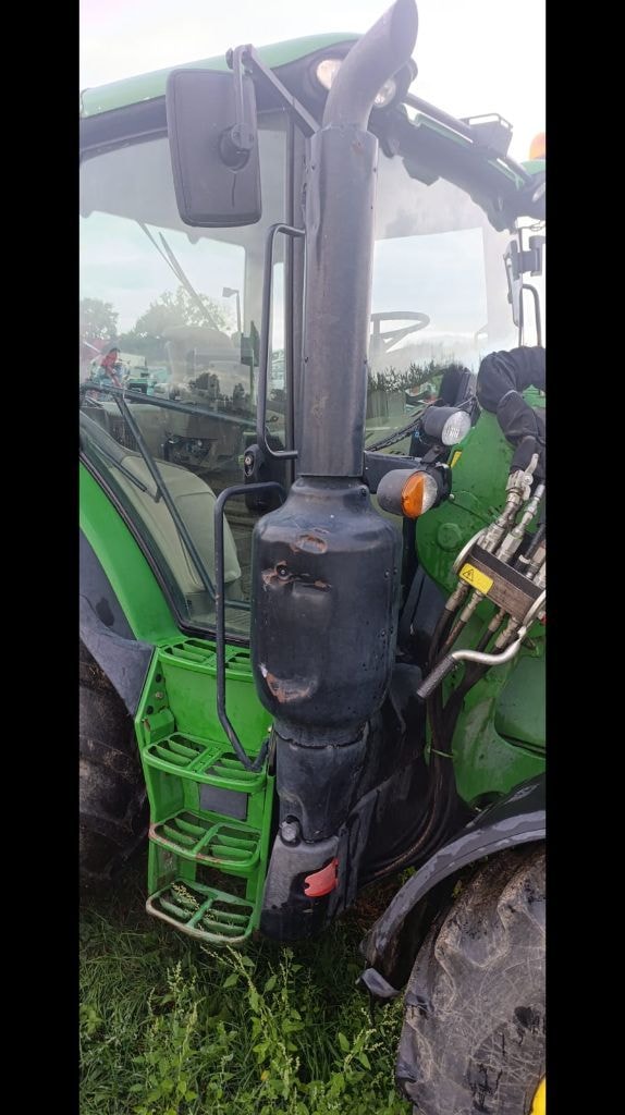 Tracteur chargeur JOHN DEERE 6120R - photo slide 18