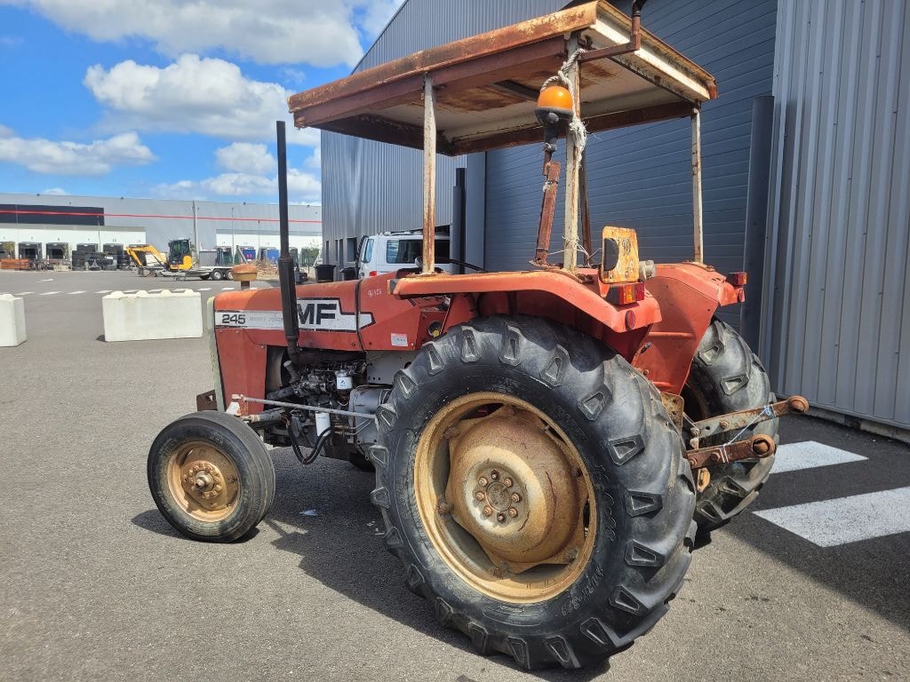 Tracteur MASSEY FERGUSON 245 - photo slide 6