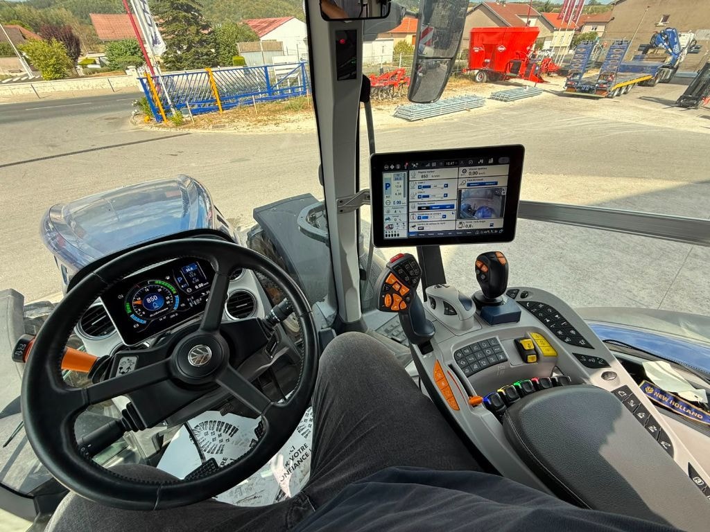 Tracteur NEW HOLLAND T7.315 HD - photo slide 19