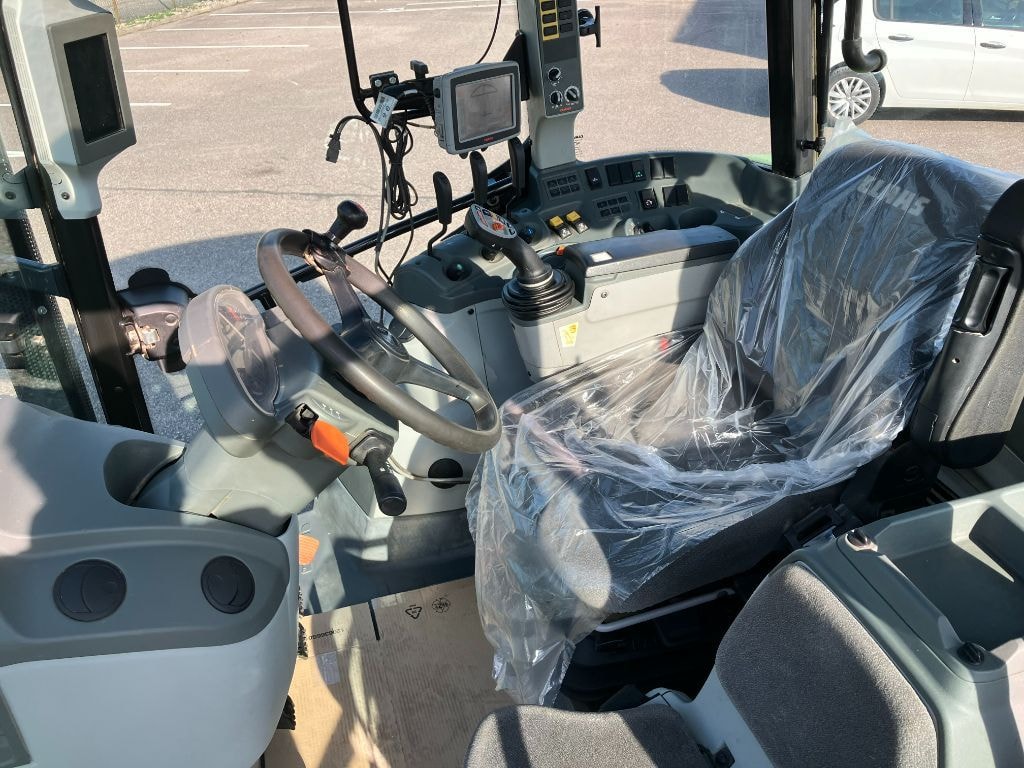 Tracteur chargeur CLAAS Arion 460 - photo slide 11