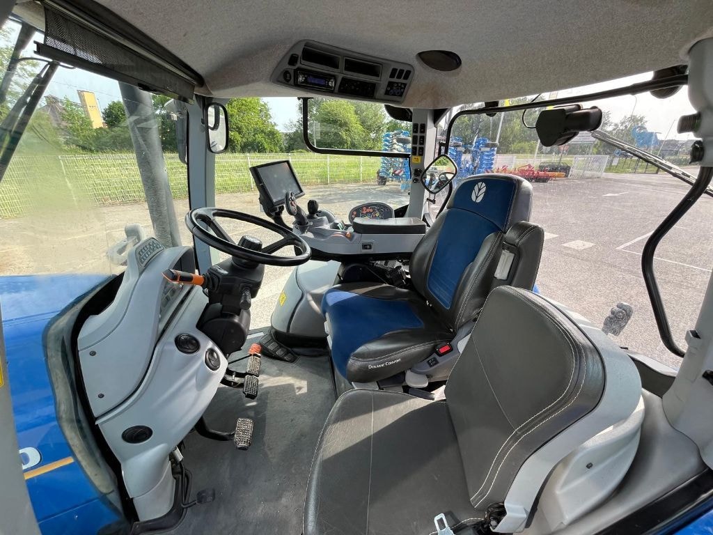 Tracteur NEW HOLLAND T7.230 - photo slide 13