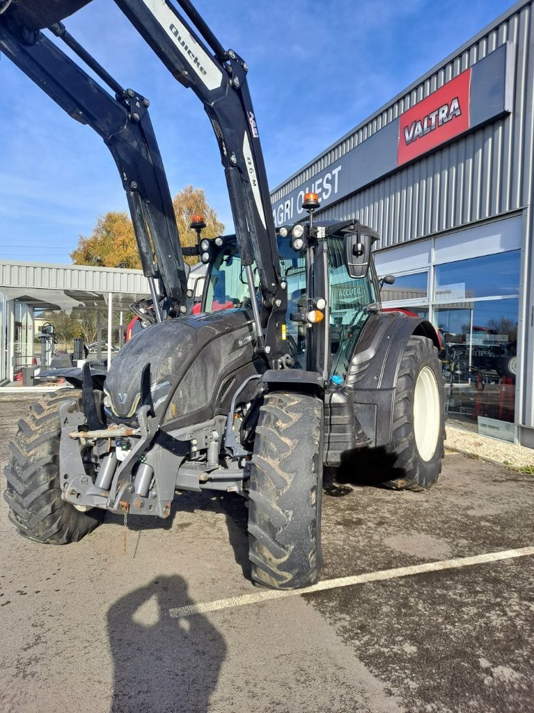 Tracteur chargeur VALTRA N175 Hitech - photo slide 1