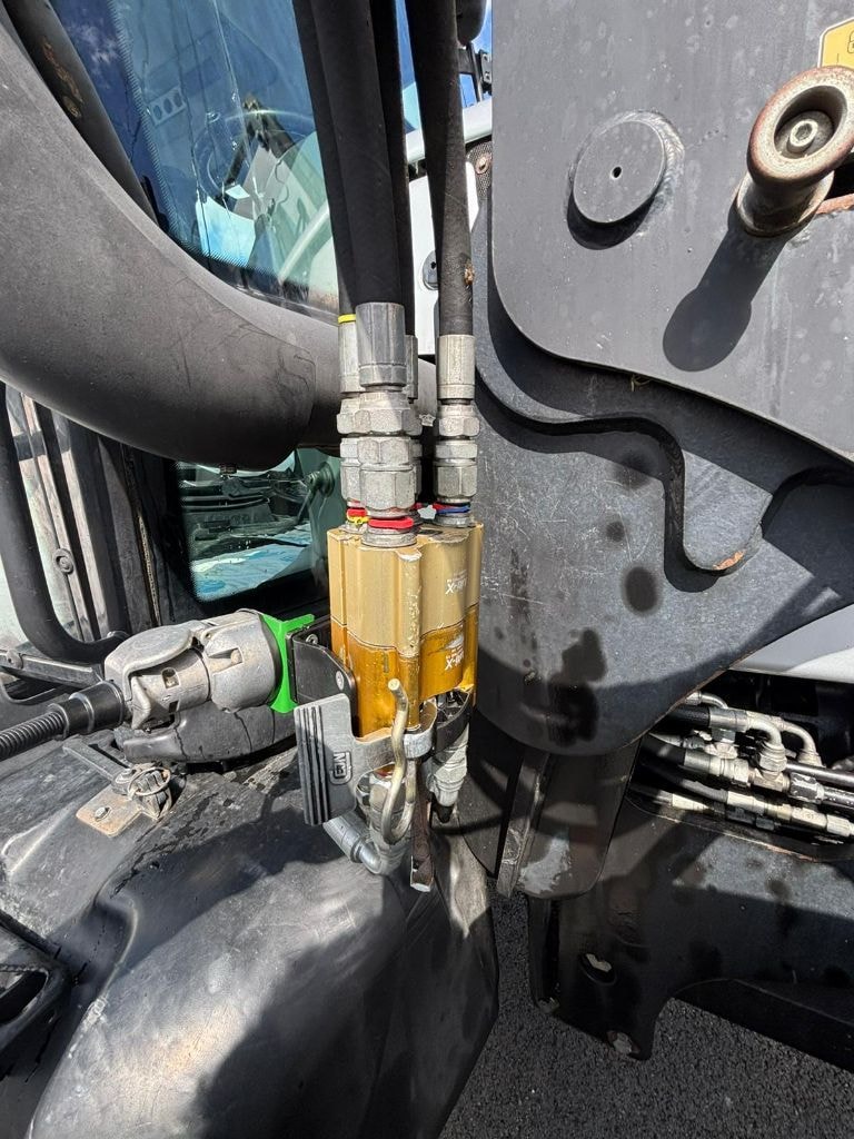 Tracteur chargeur VALTRA N122 DIRECT - photo slide 14