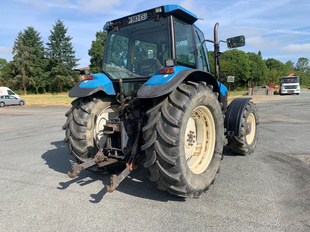 Tracteur NEW HOLLAND 8260 - photo slide 9