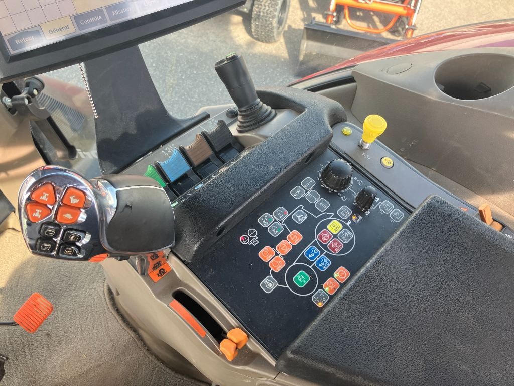 Tracteur CASE IH OPTUM 270 CVX - photo slide 12