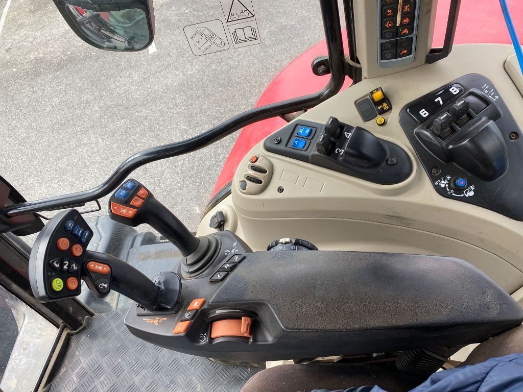 Tracteur MASSEY FERGUSON 7718S DYNA-6 EFFICIENT - photo slide 10