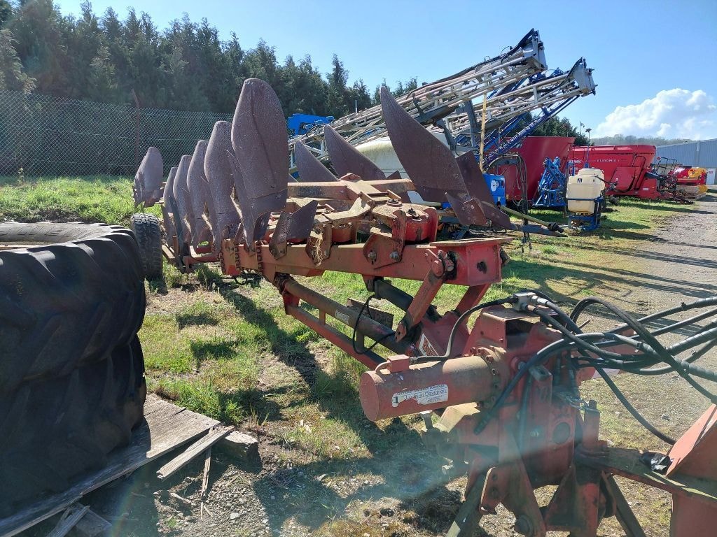 Charrue BUGNOT SPEP - S 9  -160 - 8 NSM - photo slide 2