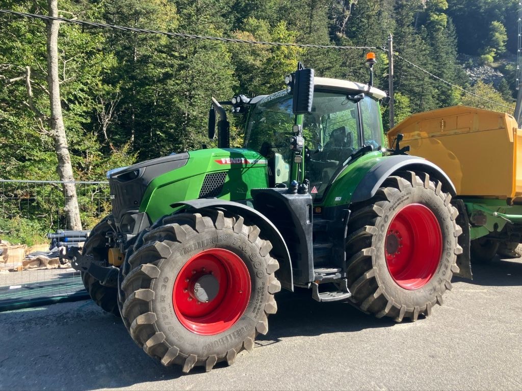 Tracteur FENDT 726 POWER PLUS - photo slide 1