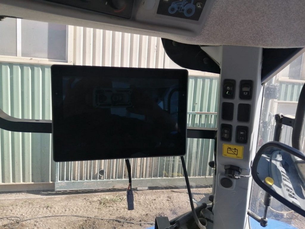 Tracteur NEW HOLLAND T7.230 - photo slide 26