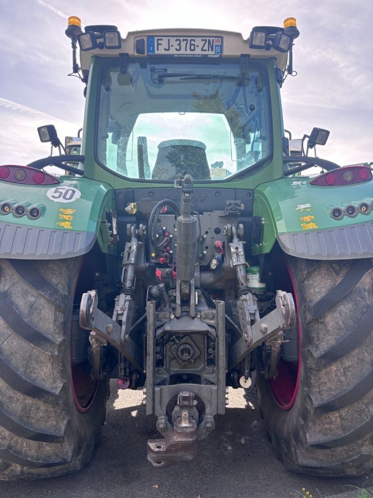 Tracteur FENDT 720 - photo slide 6