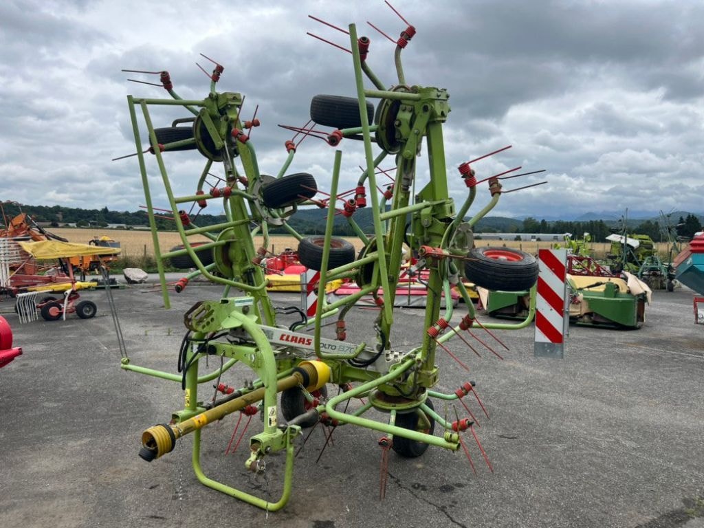 Faneuse CLAAS VOLTO 870 - photo slide 5