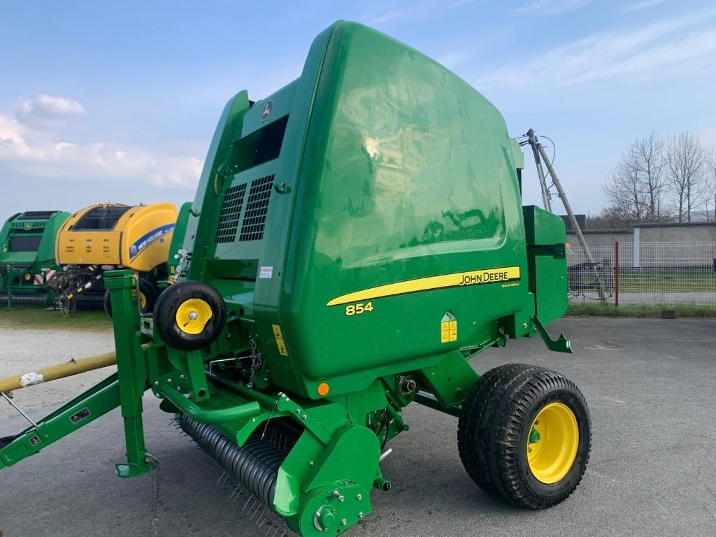 Presse balles rondes JOHN DEERE 854 Spécial Édition pic up 2.20m  - photo slide 11