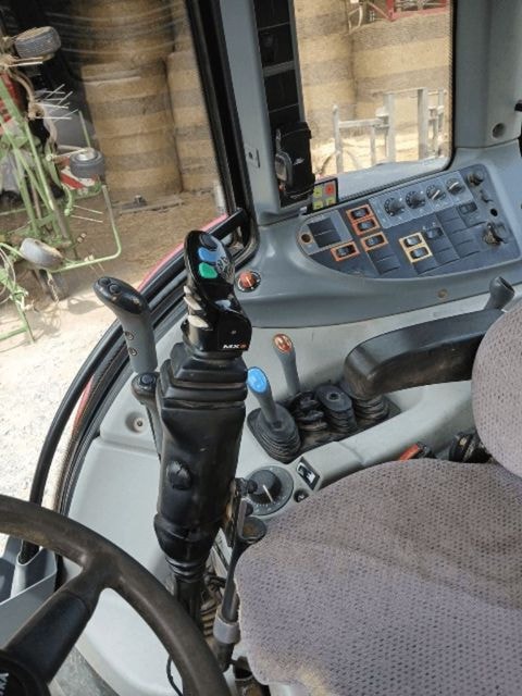 Tracteur chargeur VALTRA N113H3 - photo slide 18
