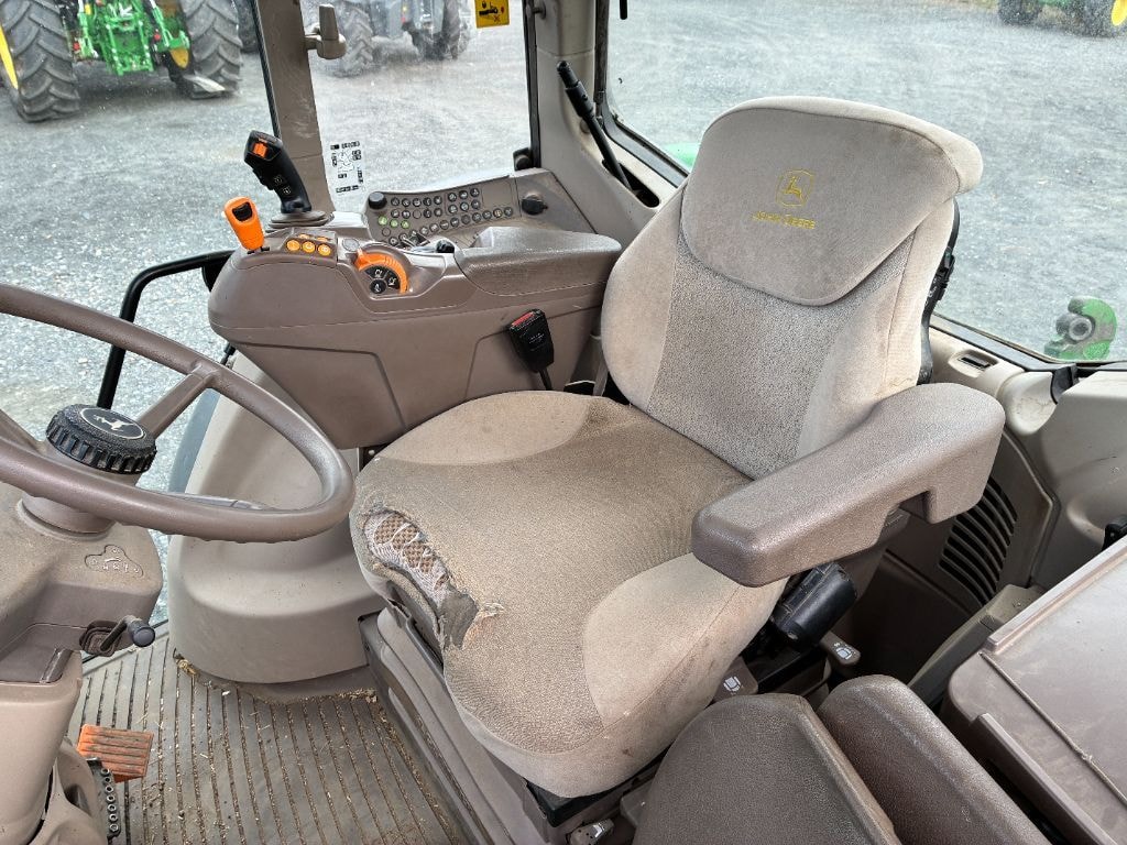 Tracteur chargeur JOHN DEERE 6120 M COMMAN QUAD - photo slide 9