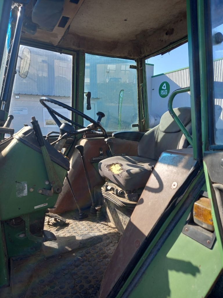 Tracteur chargeur FENDT FARMER 306 LS EHR B - photo slide 16