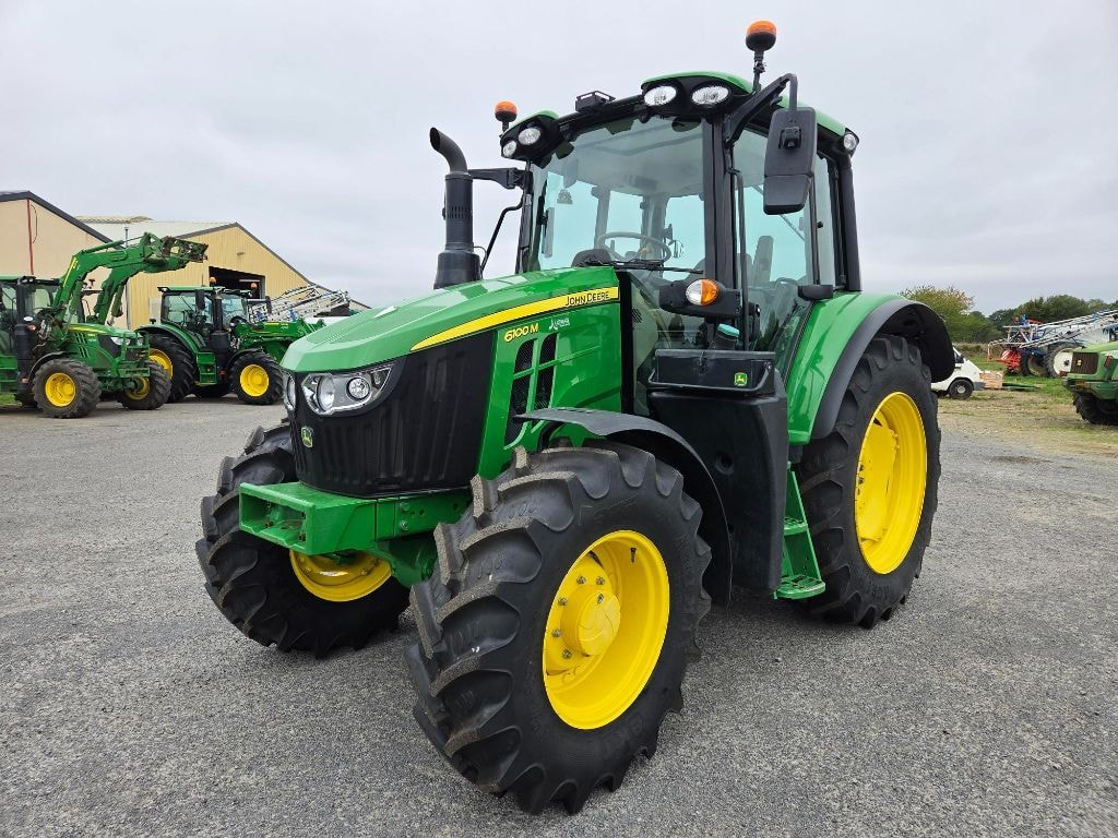 Tracteur JOHN DEERE 6100M - photo slide 1