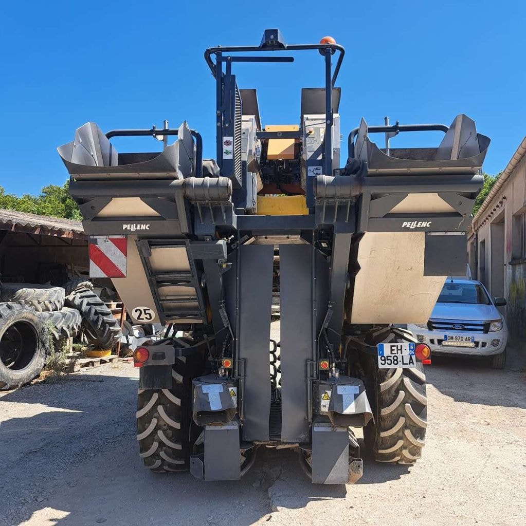 Machine à vendanger PELLENC 670 - photo slide 5