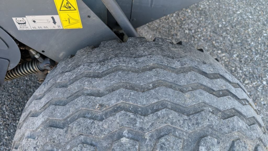 Presse balles rondes CLAAS VARIANT 460 RF - photo slide 15