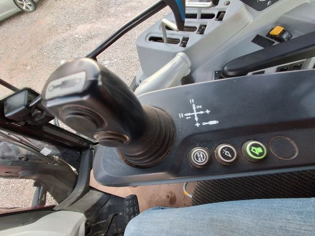 Tracteur VALTRA A105H - photo slide 17