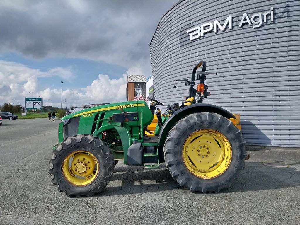 Tracteur JOHN DEERE 5085M - photo slide 7