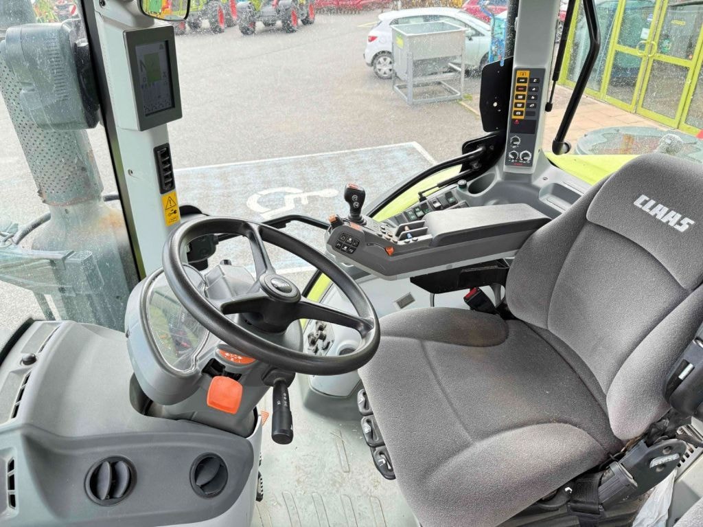 Tracteur CLAAS ARION 550 CIS T4F - photo slide 13