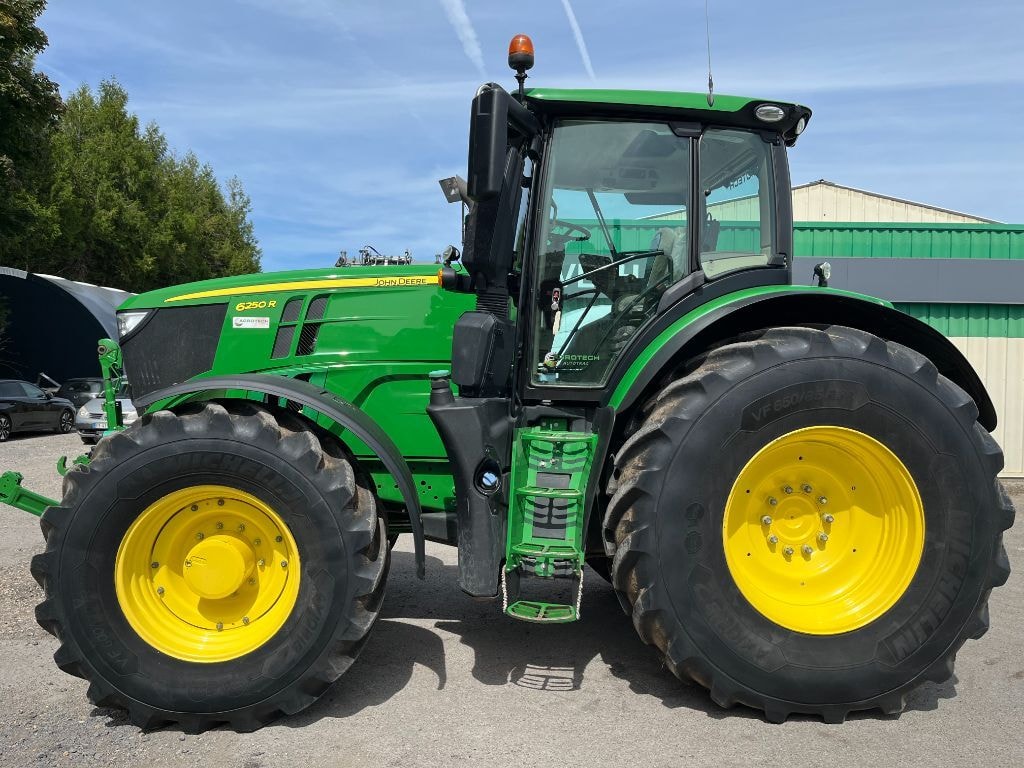 Tracteur JOHN DEERE 6250R - photo slide 2