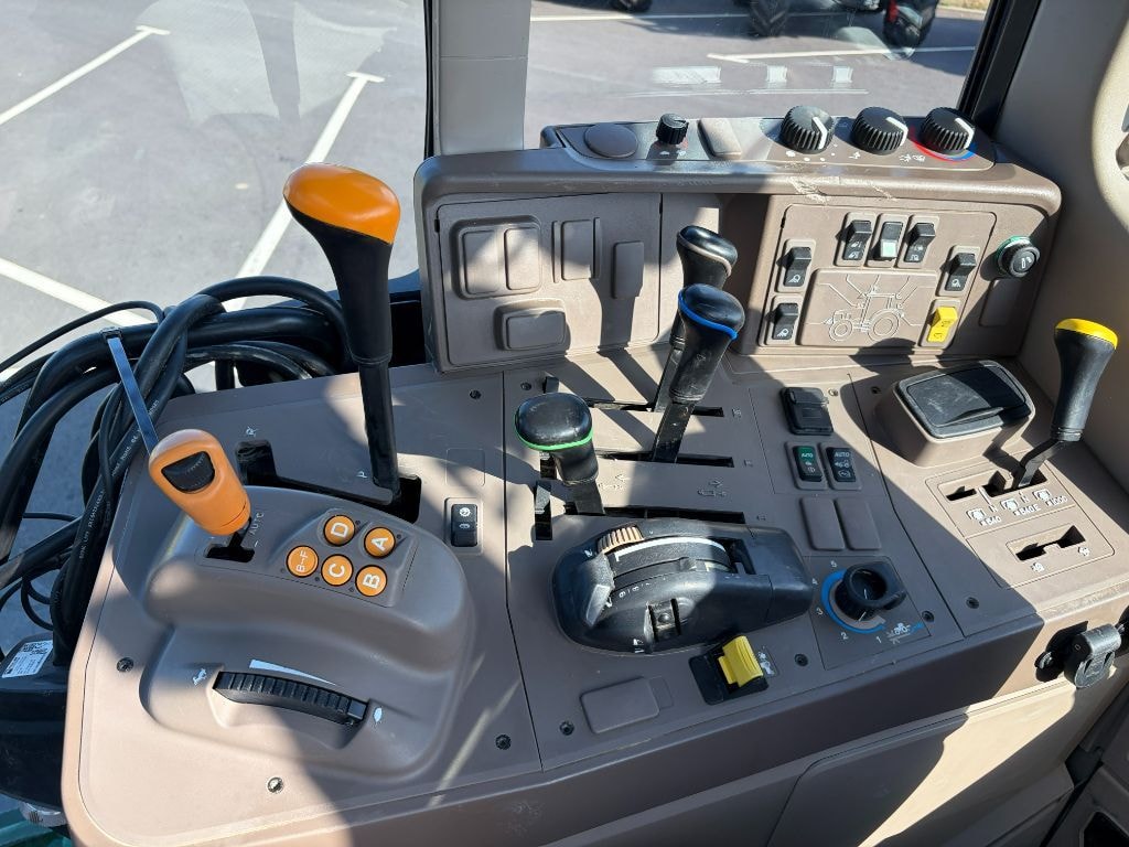 Tracteur JOHN DEERE 6110M - photo slide 5