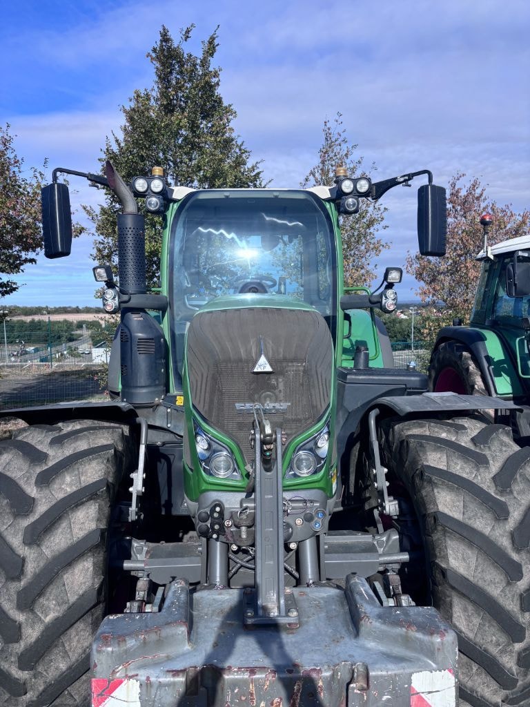 Tracteur FENDT 720 - photo slide 3