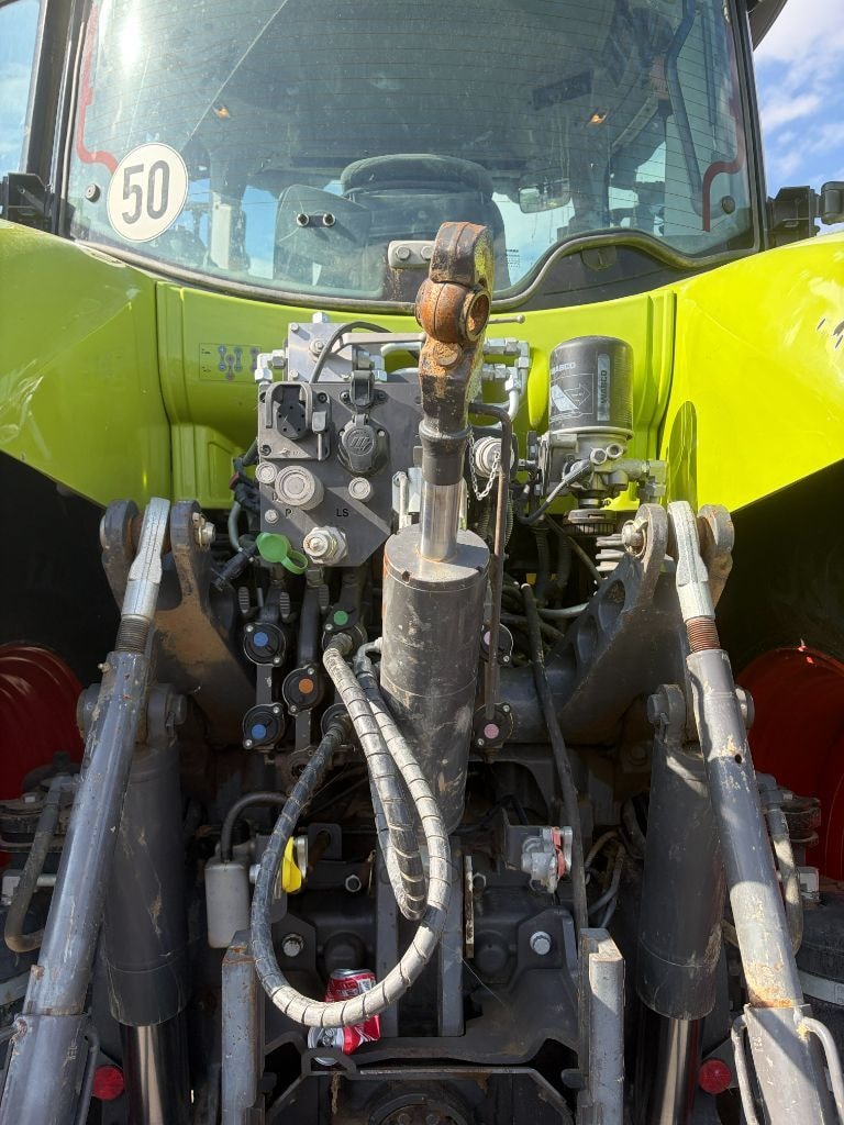 Tracteur CLAAS Axion 850 - photo slide 6