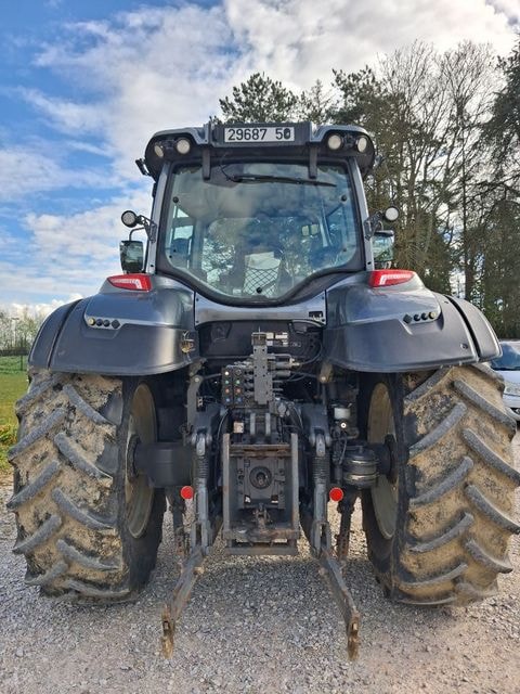 Tracteur VALTRA T144H - photo slide 6
