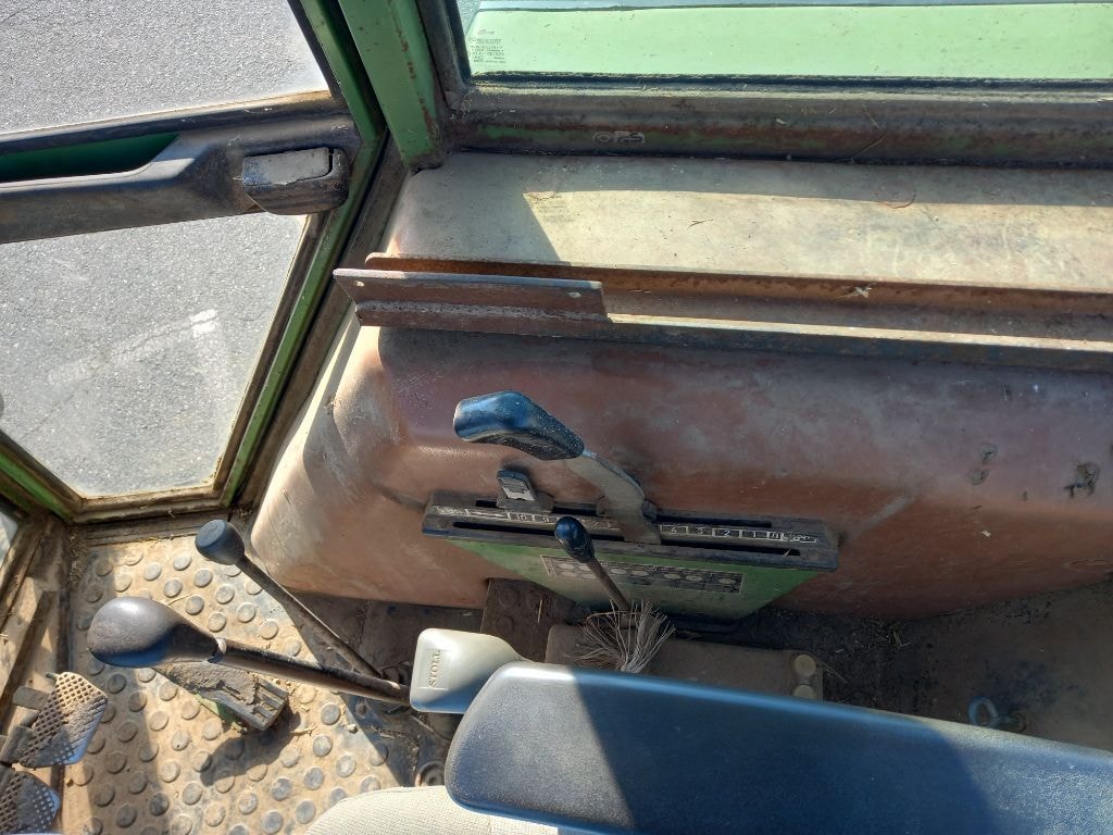 Tracteur chargeur FENDT FARMER 306 LS EHR B - photo slide 20